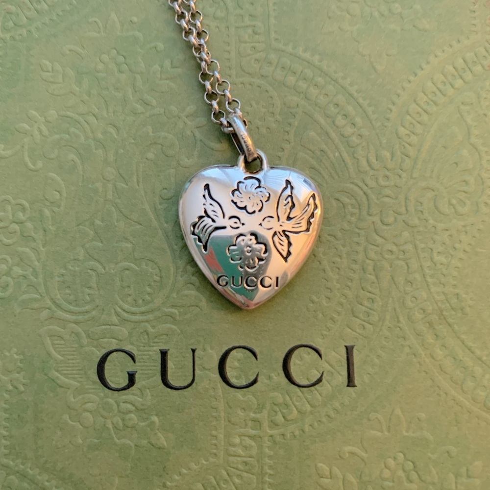 GUCCI Blind for Love / Dove Heart Pendant Necklace